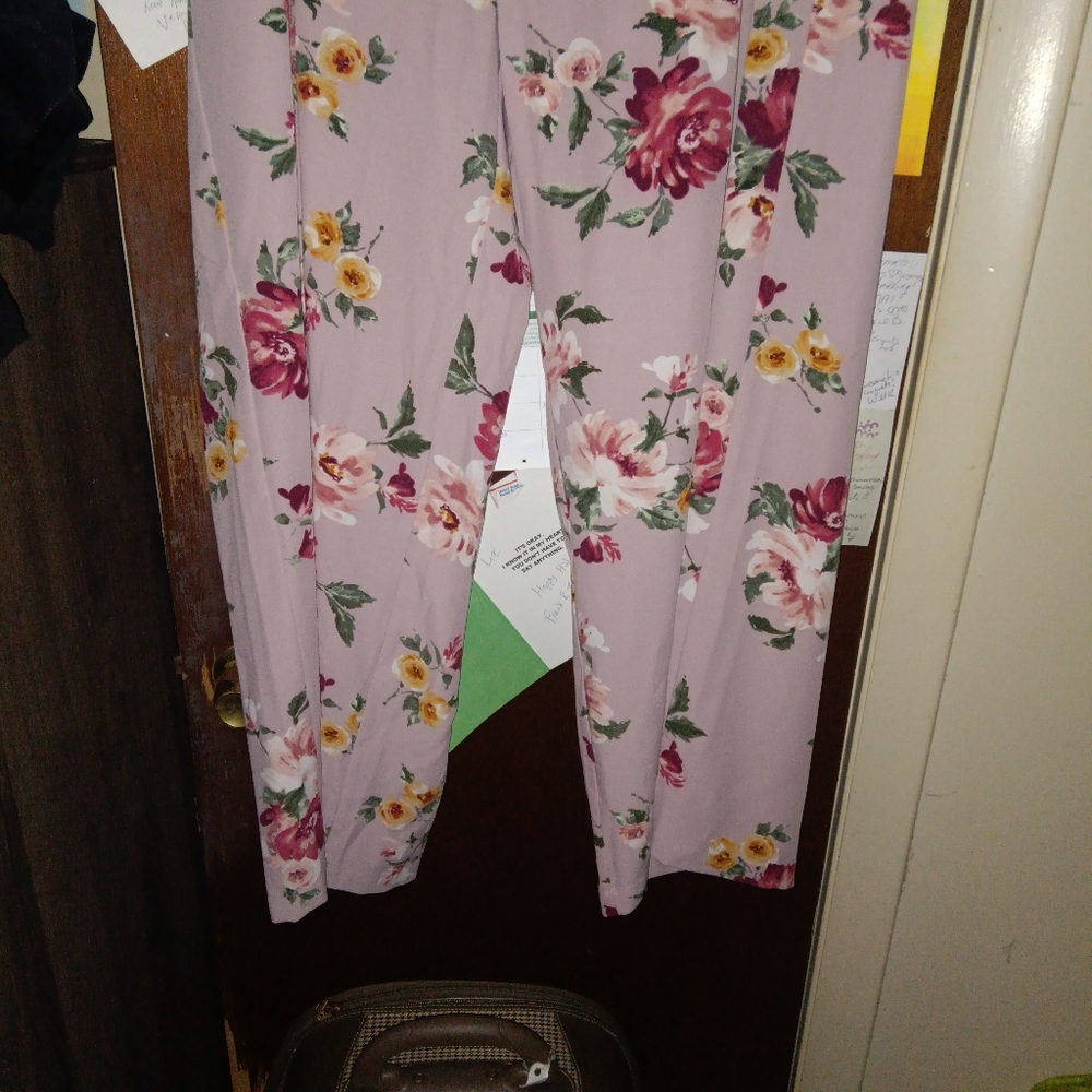 TORRID high waisted floral trousers ๐ - Picture 6 of 10